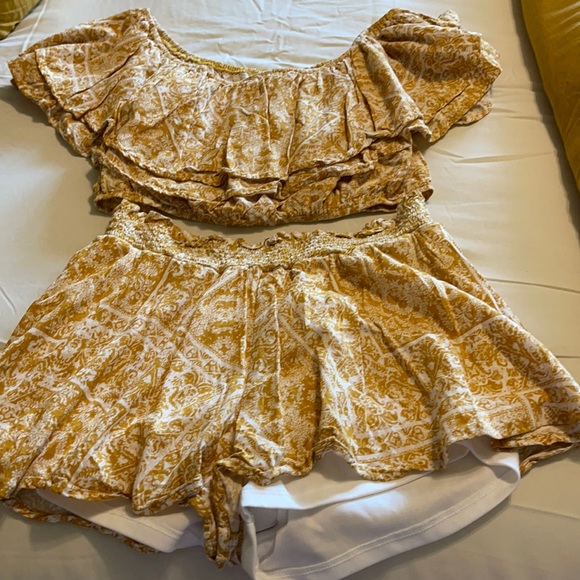 Altar’d State short set.  Yellow and white - Picture 1 of 1